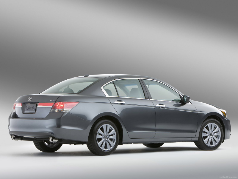 Illustration for article titled Pics Aplenty: Honda releases boatlode of Accord SE Sedan images